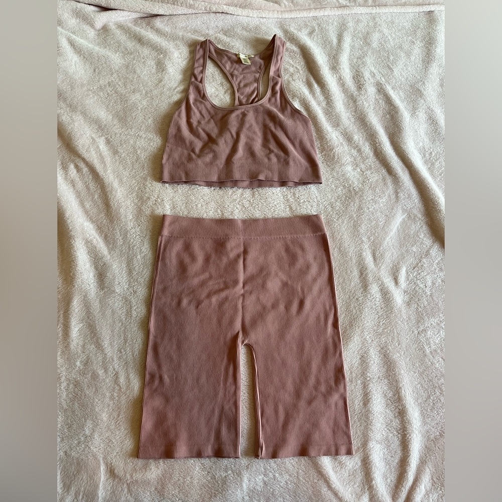 BOZZOLO Medium Large Work Out Two Piece Set Biker Shorts Sports Bra Ribbed Pink
